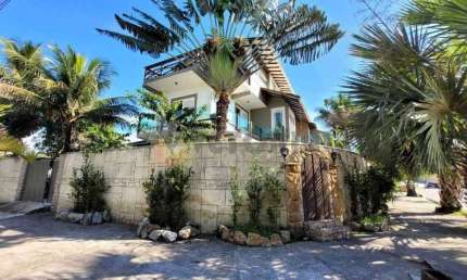 Sobrado à venda em Caraguatatuba, Pontal de Santa Marina, com 4 quartos, 306m²