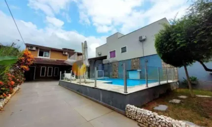 Sobrado à venda em caraguatatuba, martim de sá, com 3 quartos, 244m²