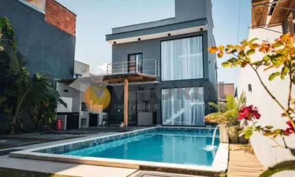 Sobrado à venda em caraguatatuba, balneário copacabana, com 3 quartos, 150m²