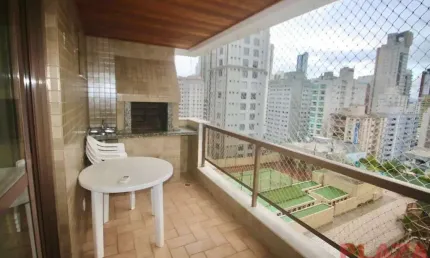 Apartamento com 3 quartos para alugar na Avenida da Lagoa, 190, Centro, Balneário Camboriú