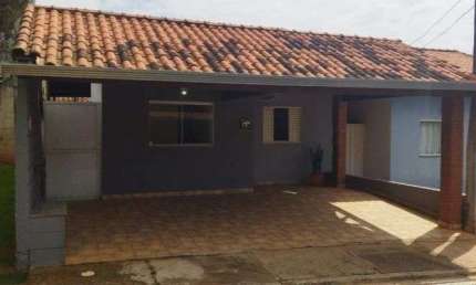 Casa para venda possui 87 metros quadrados com 2 quartos