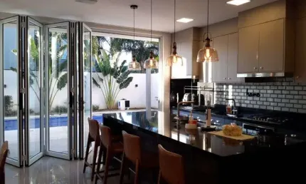 Casa de condomínio para venda com 365 metros quadrados com 3 quartos