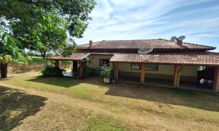 Fazenda/Sítio/Chácara para venda com 300 metros quadrados com 4 quartos