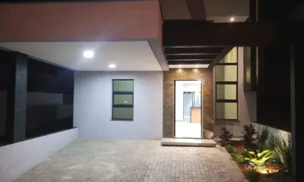 Casa Nova - 3 Dorms (1 Suíte) - 118m² - Acabamento de Luxo - R$ 735.000'