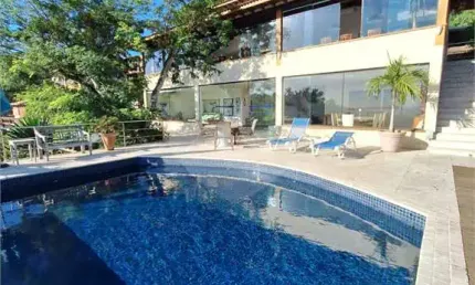 Condomínio com 6 quartos à venda em Manguinhos - RJ