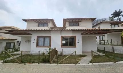 Condomínio com 3 quartos à venda em Manguinhos - RJ