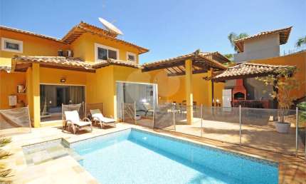 Casa com 4 quartos à venda ou para locação em Ferradura - RJ