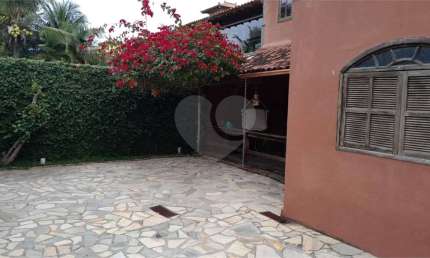 Casa com 8 quartos à venda ou para locação em Albatroz - RJ