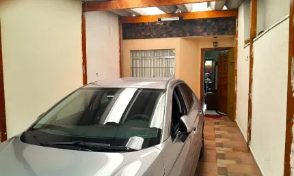 Ótimo Sobrado com 75 m2 de área construída, 02 dormitórios, 01 banheiro, lavabo, churrasqueira, garagem coberta à venda no bairro Jardim Itapemirim em SÃO PAULO/SP.