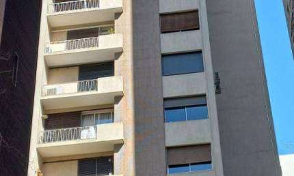 Belo apto com 330m2  1 por andar ,jardins a 3 quadras da Paulista contendo 4; dormitorios 2  suítes,otimos armarios maciço , 2 vagas separadas