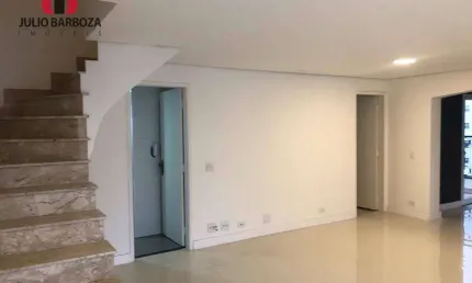 Cobertura com 3 dormitórios, sendo 1 suite, 260m², 2 vagas de garagem