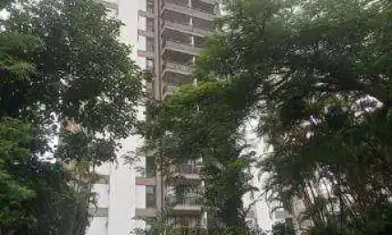 Predio em local nobre de moema sendo 3:dorm,um suíte ,varanda ,2 vagas 110m2 com quadra de tênis, piscina .etc..