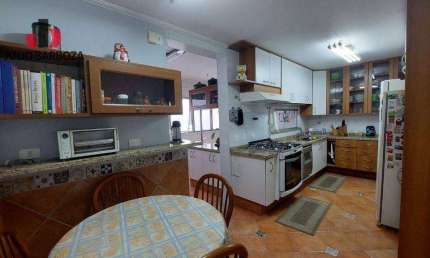 Apartamento com 4 dormitórios, sendo 1 suíte, 164m², e 2 vagas de garagem