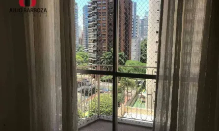 Apartamento com 1 dormitório em Moema pássaros, sacada, e 1 vaga de garagem