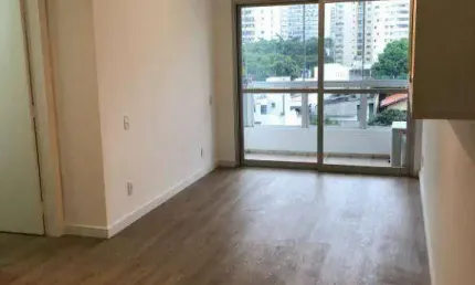 Moema lado Pássaros  2:dorm um suíte, 70m2 ,varanda, ar. condicionado,2 vagas ,lazer completo SP.