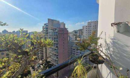 Apartamento com 90m², totalmente modernizado em Moema p