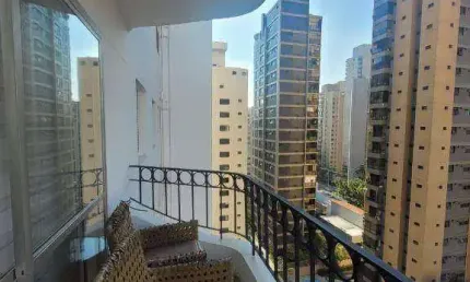 Apartamento em Moema pássaros, totalmente reformado, 2 dormitórios, sendo 1 suíte, e 1 vaga de garagem
