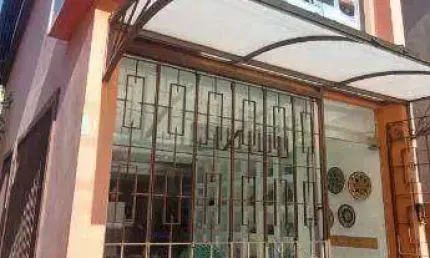Lindo sobrado, com lojas embaixo, 2 vagas para carros, no Campo Belo