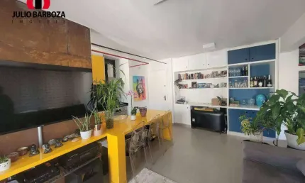 Lindo apartamento totalmente reformado com 1 dormitório, sacada, e 1 vaga de garagem, em moema