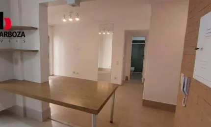 Lindo apartamento reformado com 1 dormitório, 1 vaga de garagem em