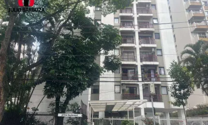 Apartamento com 1 dormitório, sacada, e 1 vaga de garagem, em moema pássaros