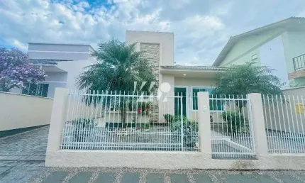 Casa com 2 quartos à venda na Rua dos Ingás, 1, Madri, Palhoça