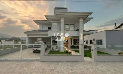 Casa com 3 quartos à venda na Rua das Camélias, 1, Pedra Branca, Palhoça