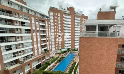 Apartamento com Piscina e 3 Quartos e Suíte na Pedra Branca