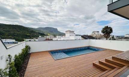 Casa Alto Padrão Pedra Branca 3 Dormitórios e 2 Demi-suites
