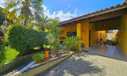 Casa com 4 dormitórios à venda, 182 m² por R$ 900.000,00 - Indaiá - Caraguatatuba/SP