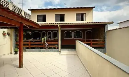 Duas casas no mesmo terreno na Parada Inglesa com 10 vagas e espaço gourmet