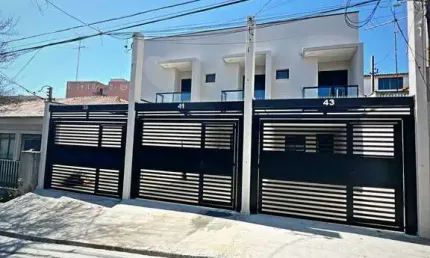 Sobrado Amplo com 3 Dormitórios e 2 Vagas – Vila Paiva – Localização Privilegiad