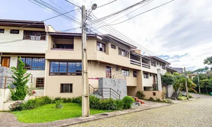 Casa em condomínio fechado com 3 quartos à venda na Avenida Cândido Hartmann, 1680, Mercês, Curitiba