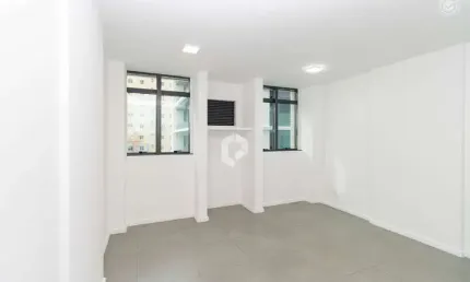 Sala comercial com 1 sala para alugar na Avenida Sete de Setembro, 5388, Batel, Curitiba
