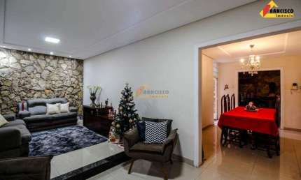 Casa à venda, 4 quartos, 1 suíte, 2 vagas, Alvorada - Divinópolis/MG