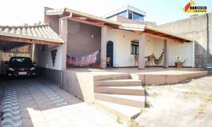Casa à venda, 2 quartos, 4 vagas, Nossa Senhora das Graças - Divinópolis/MG