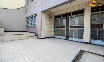 Apartamento à venda, 4 quartos, 1 suíte, Centro - Divinópolis/MG