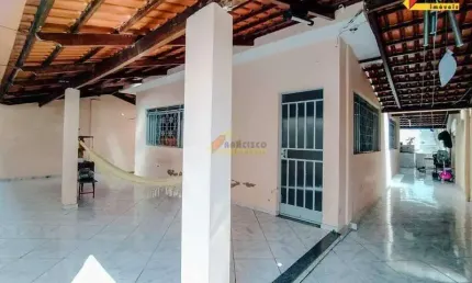 Casa à venda, 2 quartos, 2 vagas, Manoel Valinhas - Divinópolis/MG