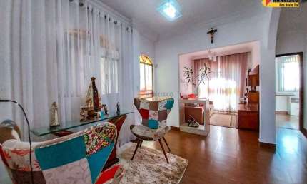 Casa à venda, 3 quartos, 1 suíte, 4 vagas, Das Oliveiras - Divinópolis/MG