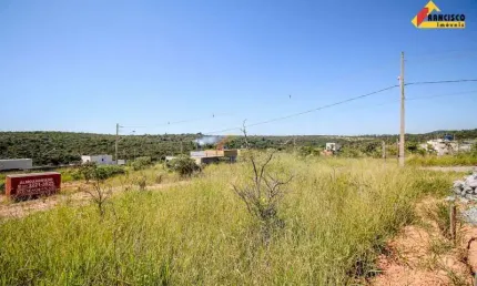 Terreno à venda no Residencial Lagoa Park, Divinópolis 