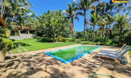 Sítio à venda, 5 quartos, 2 suítes, Área Rural de Divinópolis - Divinópolis/MG