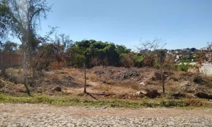 Terreno à venda no Jardinópolis, Divinópolis 