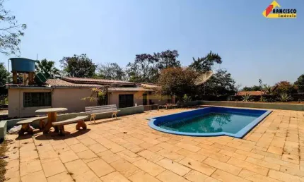 Chácara à venda, 3 quartos, 1 suíte, Área Rural de Divinópolis - Divinópolis/MG