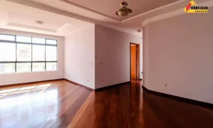 Apartamento à venda, 3 quartos, 1 suíte, 1 vaga, Centro - Divinópolis/MG