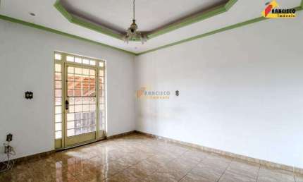 Casa à venda, 3 quartos, 1 suíte, 2 vagas, Interlagos - Divinópolis/MG
