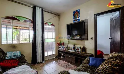 Casa à venda, 4 quartos, 3 vagas, Jardim das Acácias - Divinópolis/MG