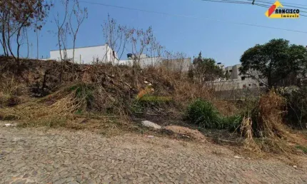 Terreno à venda no Manoel Valinhas, Divinópolis 