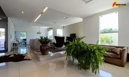 Casa à venda, 5 quartos, 1 suíte, 9 vagas, Belvedere - Divinópolis/MG