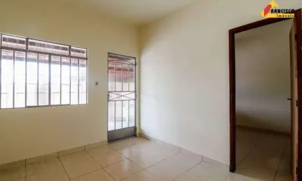 Casa à venda, 3 quartos, 1 vaga, Manoel Valinhas - Divinópolis/MG