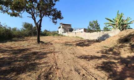 Terreno à venda no Padre Herculano Yanes, Divinópolis 